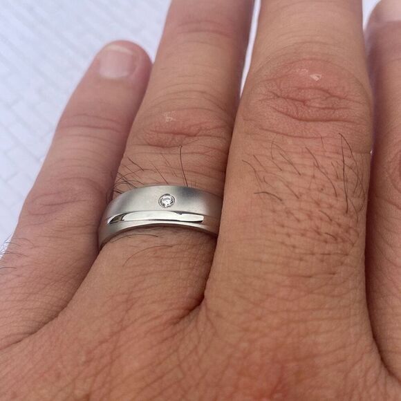 Men's Minimalist Single Gem Stainless Steel Ring size 10 - Picture 1 of 5
